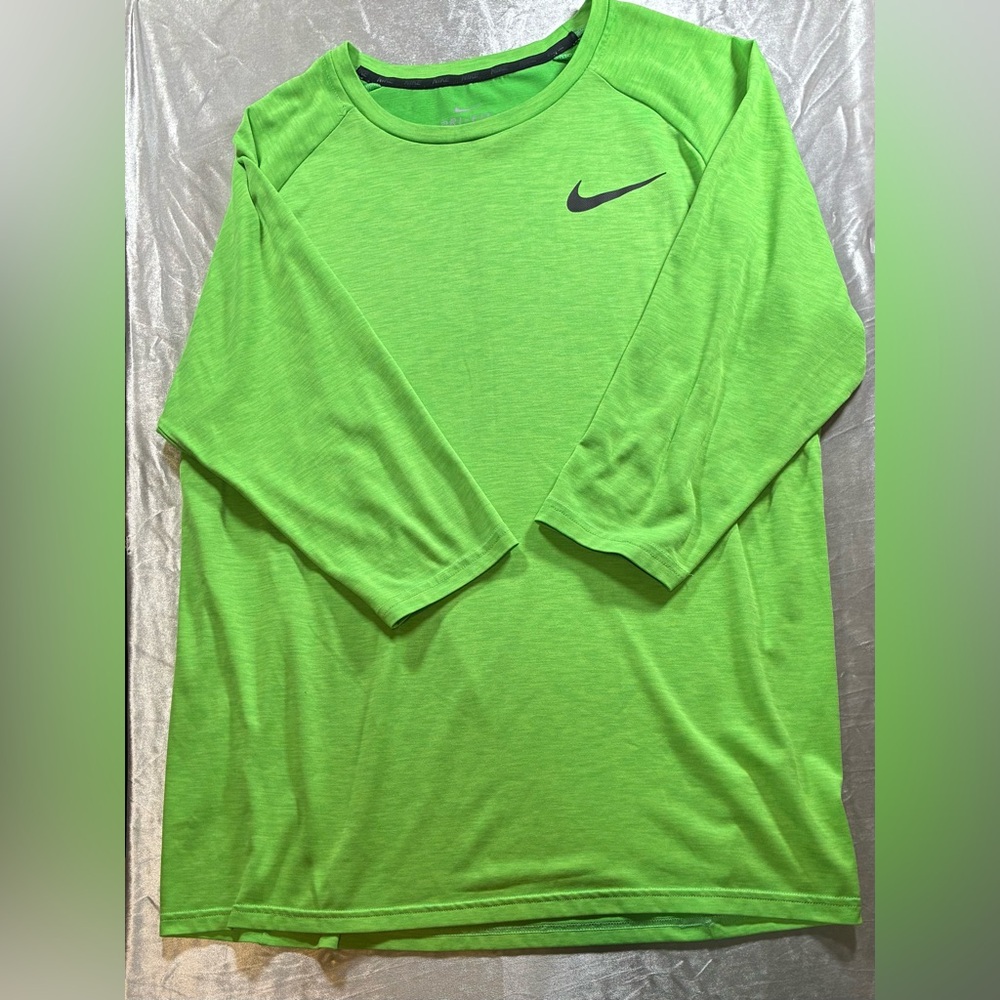 Nike Dri-FIT Women’s Large Neon Green 3/4 Sleeve Performance Top